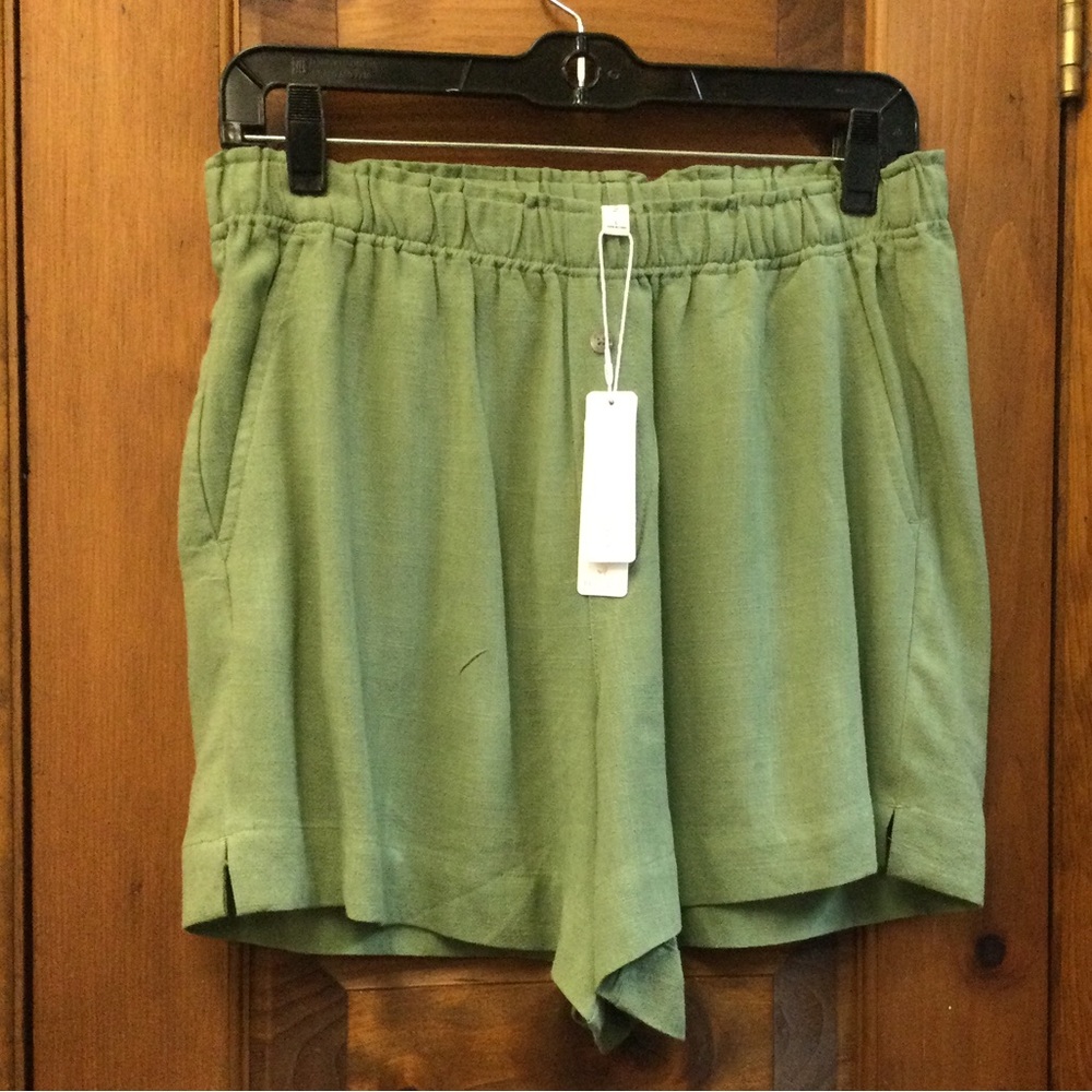 GENTLE FAWN SHORTS, NWT, SIZE LARGE